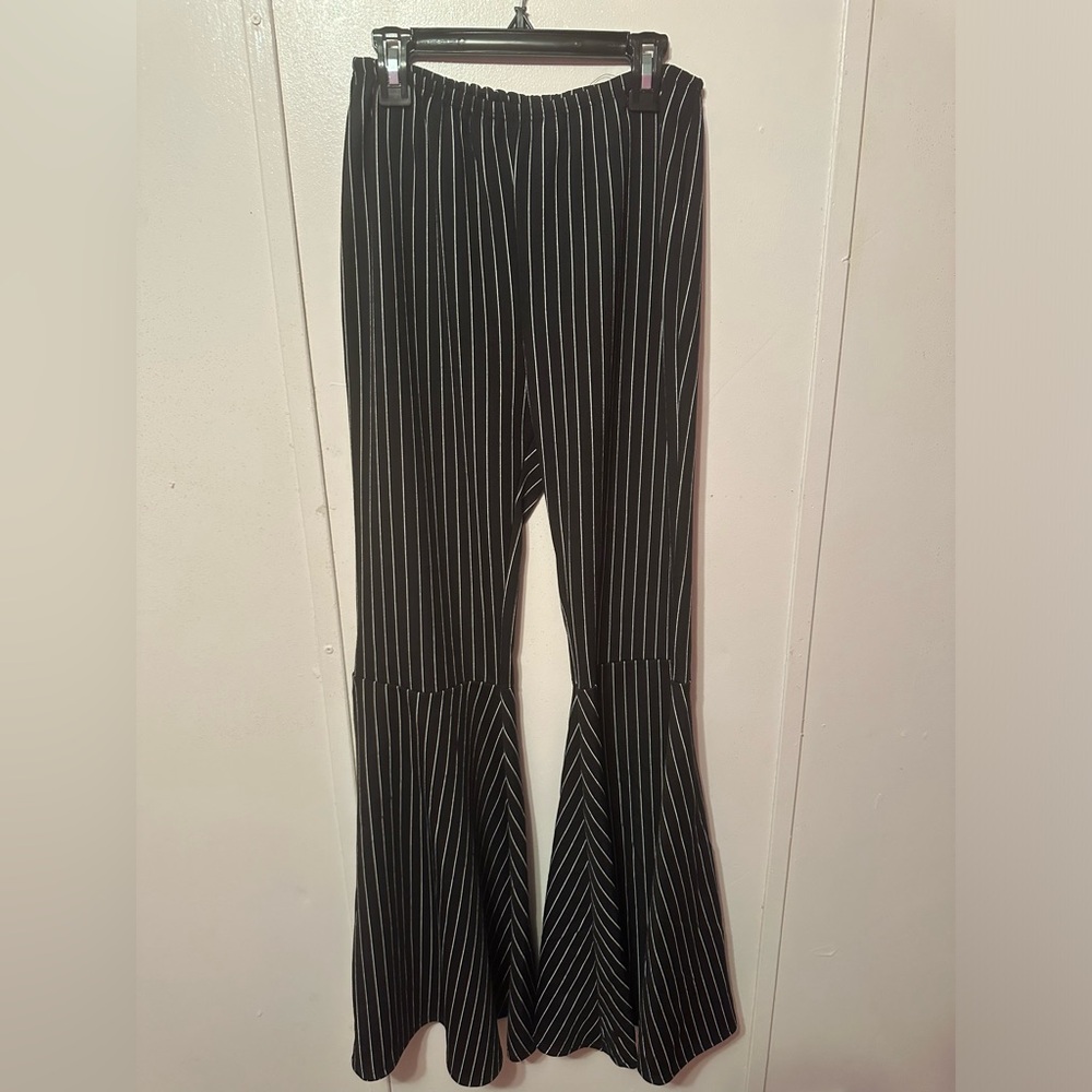 Black and white stripped wide leg pants. Size medium